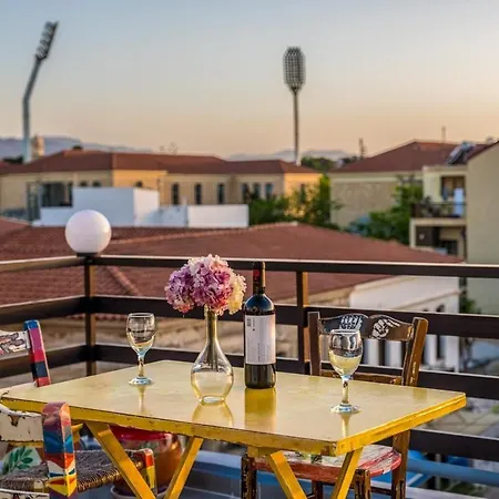 White Rose, Budget Flat In Chania Town Center דירה