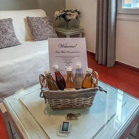 White Rose, Budget Flat In Chania Town Center * Hanya