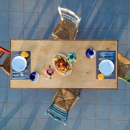 White Rose, Budget Flat In Chania Town Center *