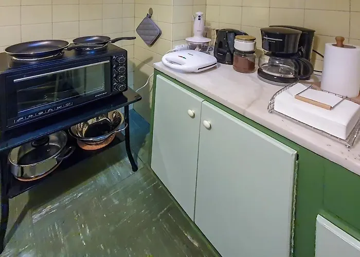 White Rose, Budget Flat In Chania Town Center *